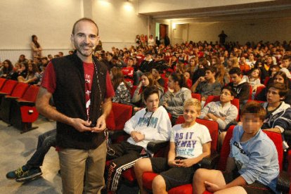 El jesuïta lleidatà Àlvar Sánchez, ahir durant una de les conferències al col·legi Claver de Raimat.