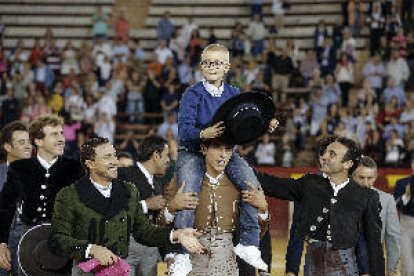 El pare d’Adrián denuncia amenaces de mort a través de les xarxes socials