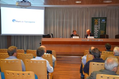 Un moment de la jornada sobre exportació de boví de carn, ahir al port de Tarragona.