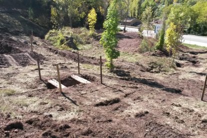 El terreny s’ubica a l’entrada sud del municipi.