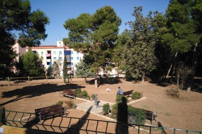 La nova zona tancada per a gossos al parc de Santa Cecília.