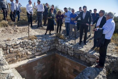 Visita a les trinxeres recuperades de Montgai durant les jornades organitzades per ERC.