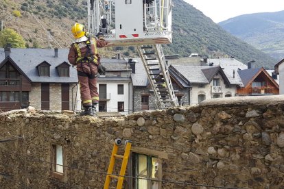 Cae parte de una casa a Esterri d'Àneu sin provocar heridos