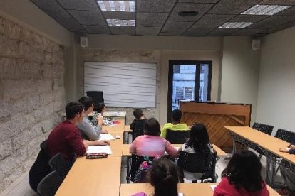 Els alumnes del centre van estrenar ahir les noves instal·lacions.