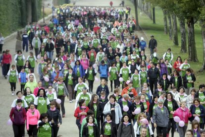 Una caminata en Lleida contra el cáncer de mama.