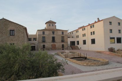 L’antiga granja familiar agrària La Ginesta de Sucs, coneguda com la Casa Gran.