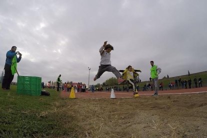 Sis-cents nens participen en una nova edició del Miniatletisme a la pista de les Basses