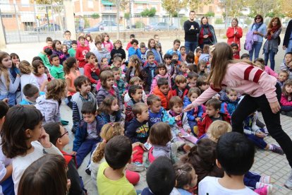 L’acte d’entrega de carnets als alumnes del col·legi.