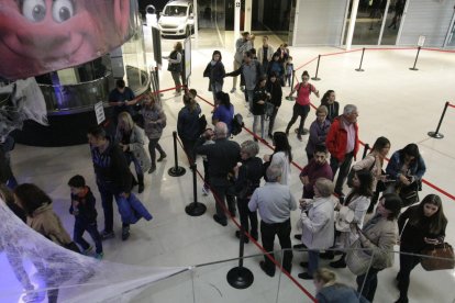 Els lleidatans s’estan convertint en fidels adeptes a la Festa del Cine, que se celebra fins demà.