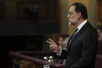 Mariano Rajoy a la tribuna del Congrés durant el seu discurs a la primera sessió d’investidura.