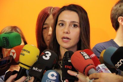 Inés Arrimadas, ahir, a la seu del partit.