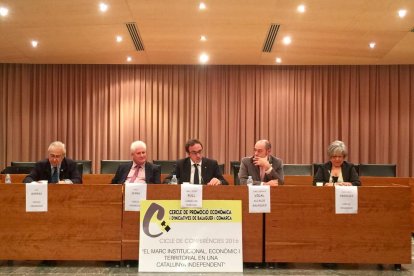 El conseller de Territori, durant la conferència ahir a Balaguer.