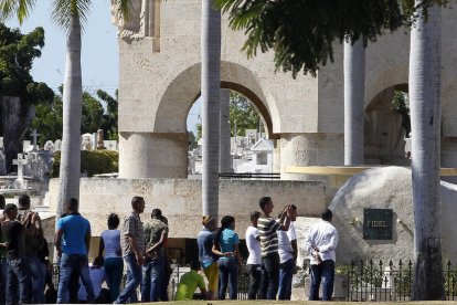 Vista de la tumba de Fidel Castro en el cementerio Santa Ifigenia.