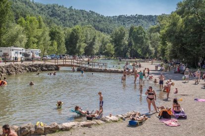 Las dos balsas habilitadas para el baño en el núcleo de Ogern.