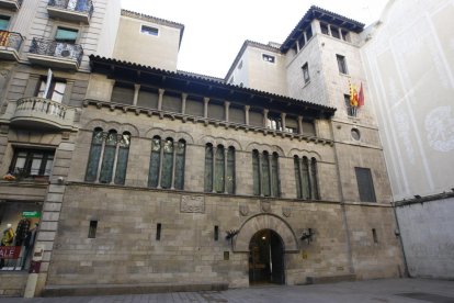 La Crida retira la estelada de la Paeria, pero advierte de que volverá a colgarla