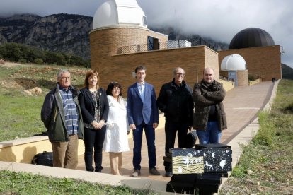 Los responsables del proyecto presentaron ayer los nuevos turrones en el COU de Àger.