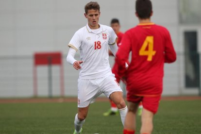 Bojan Radulovic, durante uno de los dos partidos que disputó la pasada semana con la Sub’18 de Serbia.