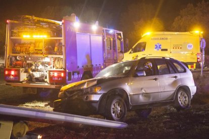 Un dels dos vehicles implicats en la col·lisió frontal d’ahir a Preixens.