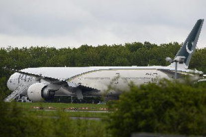 Un avión se estrella en Pakistán con 40 personas a bordo