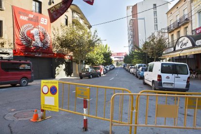 Aspecto que presentaba ayer la rambla Lluís Sanpere, preparándose ya para la fiesta de mañana.