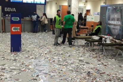 La protesta d'aquest dimarts en un banc de la Rambla Ferran