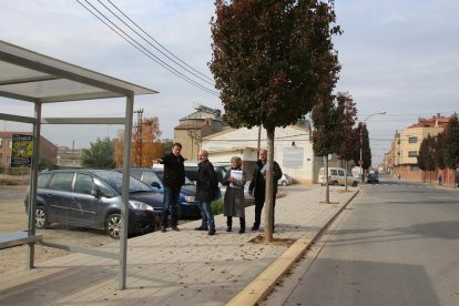 L’alcalde i tècnics de Territori estudiaven ahir la zona.