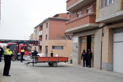 Detenido en Torres de Segre para amenazar a los Mossos y atrincherarse en casa durante horas