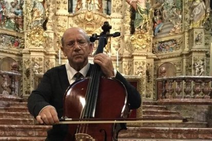 El actor Joan Pera, caracterizado de Pau Casals, en un momento del telefilm de TV3.