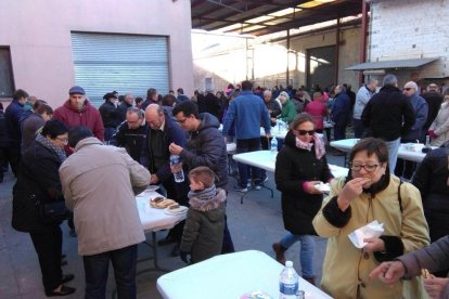 Exposició de maquinària agrícola i productes artesanals al nucli antic, novetats de la IX Fira de l’Oli de Juncosa