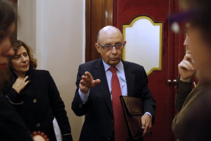 Cristóbal Montoro, ahir, als passadissos del Congrés.