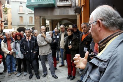 El horticultor recibió el apoyo de medio centenar de personas.