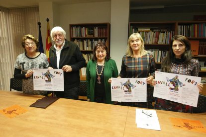 Los organizadores presentaron ayer la 44 edición del ciclo de teatro infantil y juvenil Cavall Fort. 