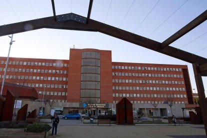 El Arnau es el hospital de referencia de los residentes de la Franja. 