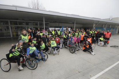 El colegio Riu Segre acogió ayer varias actividades, entre ellas una ruta inclusiva.