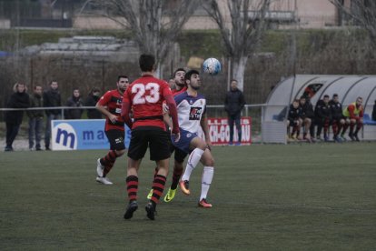 El empate a cero sirve a los locales para ponerse segundos en la clasificación del grupo segundo.