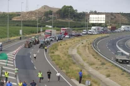 Foto de la protesta de divendres de productors de la vall de l’Ebre.