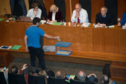 Un moment de la votació.