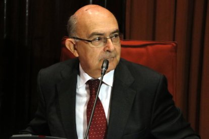 Miguel Ángel Gimeno ahir al Parlament.