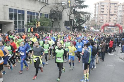 Momento de la salida del pasado año de la Sant Silvestre de Lleida.