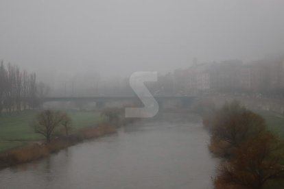 Imatges de la boira densa i el fred d'aquest gener a Lleida