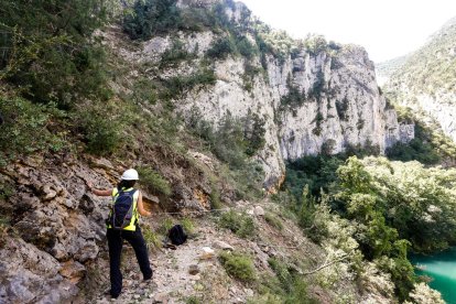 Imatges de les tasques de control dels despreniments de Mont-rebei