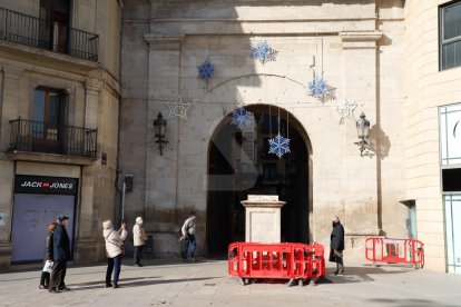 Els dos cabdills ilergets viatgen a Barcelona, on seran restaurats