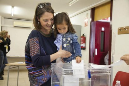 Colegios electorales en la demarcación de Lleida por los comicios municipales y europeos.