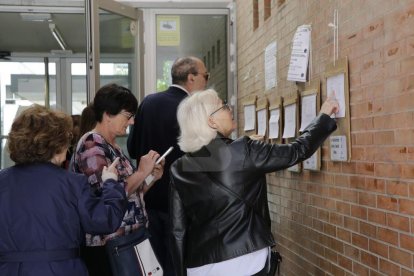 Colegios electorales en la demarcación de Lleida por los comicios municipales y europeos.