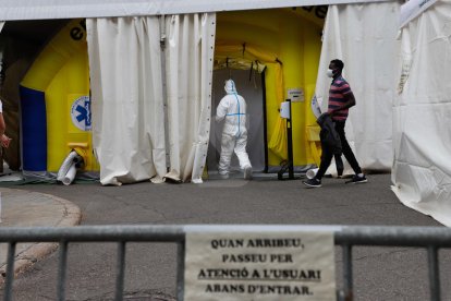 Imatge de la carpa del CUAP Prat de la Riba de Lleida en ple funcionament