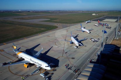 Nou vols i 2.200 viatgers en un sol dia, un rècord de trànsit aeri a l'aeroport de Lleida Alguaire.