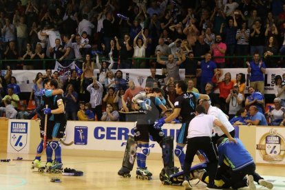 Imatges de la final de la Copa CERS i de la celebració dels campions