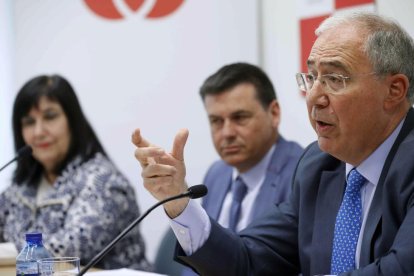 El president de la Conferència dels Rectors de les Universitats Espanyoles, Roberto Fernández.