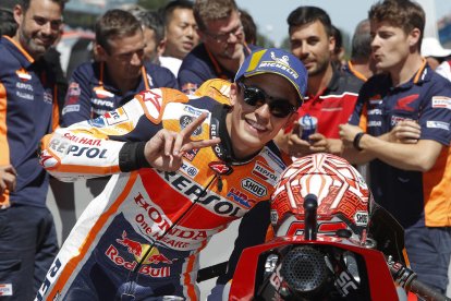 Marc Màrquez celebra la ‘pole’ que va aconseguir ahir al circuit holandès d’Assen.