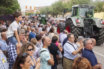 Vista del público durante los Tres Tombs, en los que participó el tractor más antiguo de la zona,  un Lanz de 1952 que condujo Josep Aldabó.